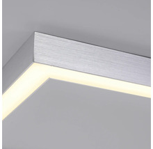 Detailaufnahme einer quadratischen Deckenleuchte mit Aluminiumrahmen