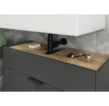 Meuble sous-lavabo avec robinetterie, lotion lavante et savon