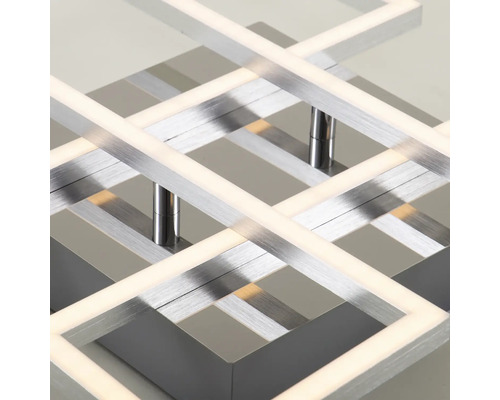 Deckenleuchte mit quadratischem, silberfarbenem Design