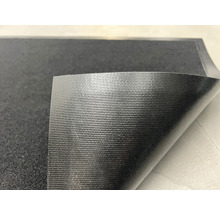 Schwarze Antirutschmatte mit geriffelter Oberfläche