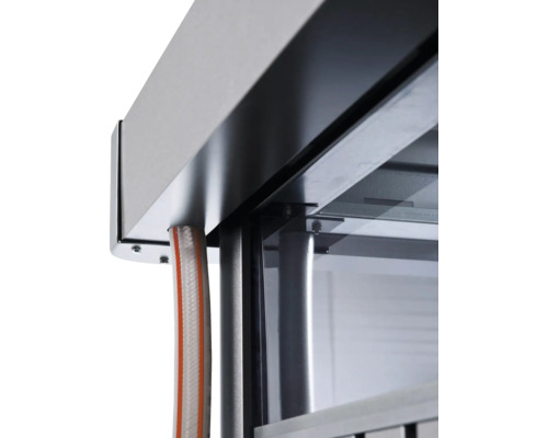 Vue détaillée d''un boîtier avec câble