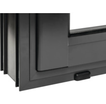 Detailansicht eines grauen Kunststofffensters.