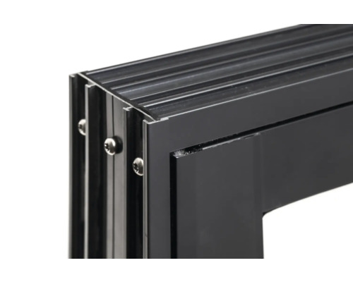 Vue détaillée d''un profilé en aluminium noir avec vis