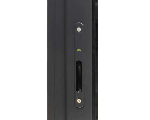 Gros plan d''une poignée de porte coulissante noire avec serrure