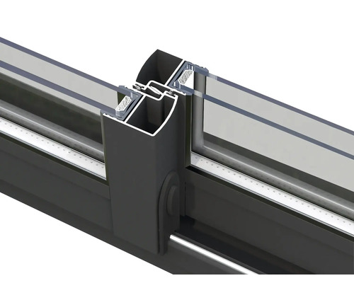Vue détaillée d''un cadre de porte coulissante en aluminium avec remplissage en verre