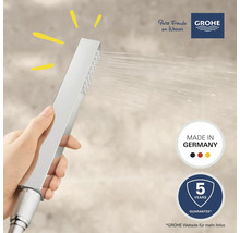 Handbrause aus Metall mit Wasserstrahl, Grohe Logo, Made in Germany Siegel, fünf Jahre Garantie