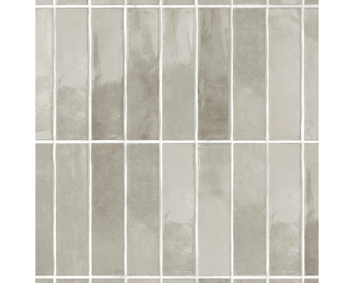 Rechteckige, graue Wandfliesen aus Keramik