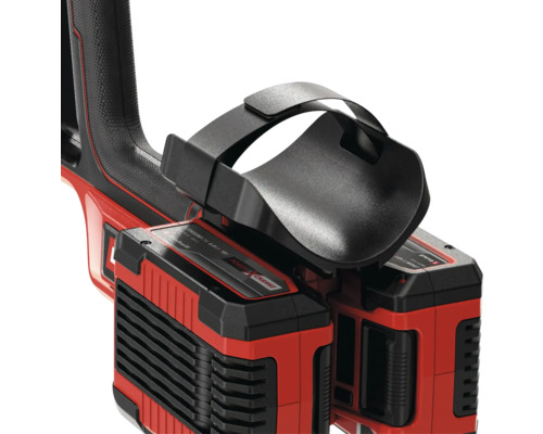 Zwei rote und schwarze Akkus für Elektrowerkzeuge