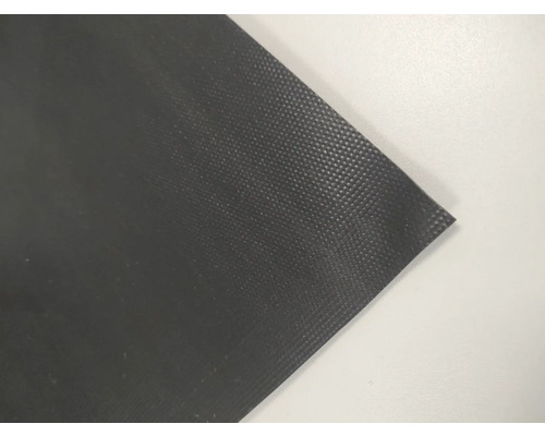 Schwarze Gummimatte mit Noppenstruktur
