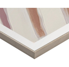 Nahaufnahme eines gerahmten Bildes mit abstrakten Farbakzenten