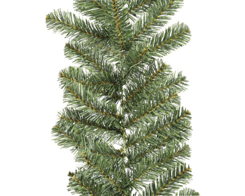 Gros plan d''une guirlande de sapin artificielle