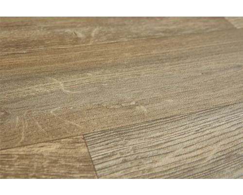 Nahaufnahme eines Laminatbodens mit Holzoptik