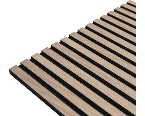 Panneau en bois avec structure à lattes