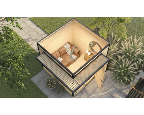 Außenansicht eines modernen Gartenhauses mit Sofa und Gartendekoration