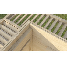 Vue détaillée d'un coin de sauna de jardin en bois avec sommier à lattes