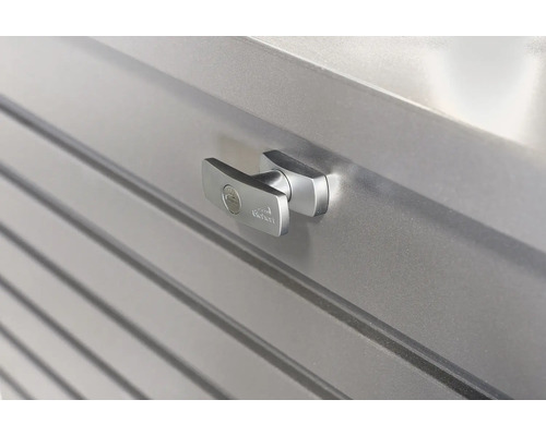 Detailansicht eines abschliessbaren Geräteschuppens