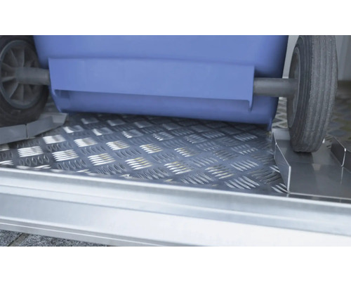 Mülltonnenbox mit Riffelblechboden und Mülltonne