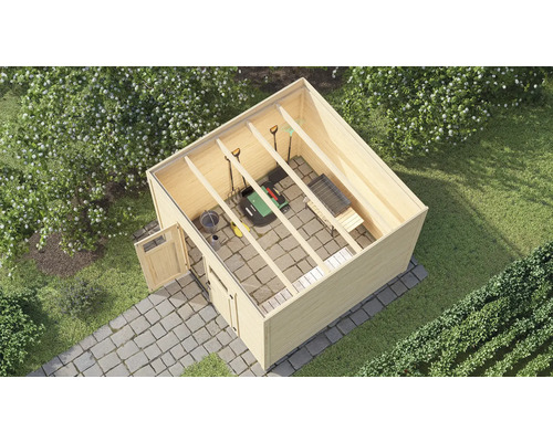 Vue extérieure d'un abri de jardin en bois avec outils de jardinage et tondeuse à gazon