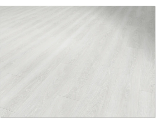 Helles Laminat mit Holzstruktur