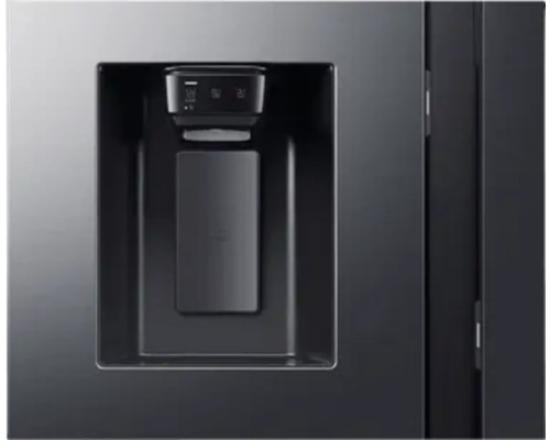 Gros plan d''un réfrigérateur avec distributeur d''eau
