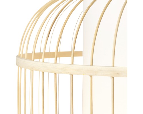 Detailansicht einer hellen Bambusleuchte