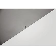 Vue détaillée d''un panneau de plafond avec clip de fixation