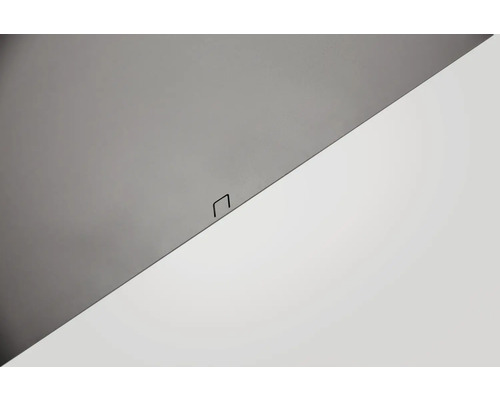 Vue détaillée d''un panneau de plafond avec clip de fixation