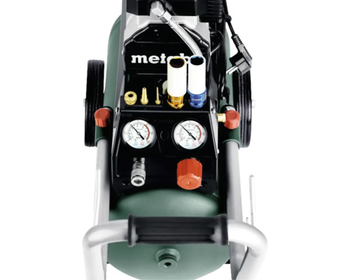 Logo Metabo sur un compresseur d''air mobile avec manomètres et accessoires