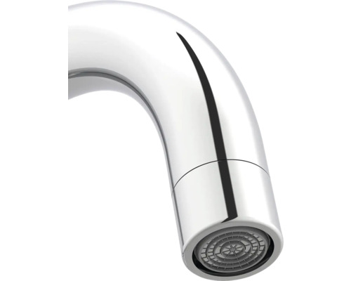 Vue détaillée d''un bec de robinet en métal