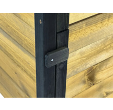 Detailansicht einer Holzkonstruktion mit Riegel