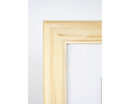 Vue détaillée d''un cadre photo en bois clair