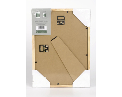 Arrière d''un cadre photo en bois mesurant 15 x 21 centimètres.