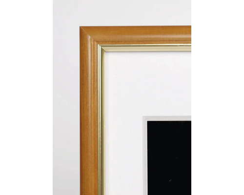 Portion d''un cadre photo en bois avec passe-partout