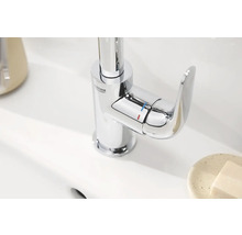 Logo Grohe sur un mitigeur de lavabo chromé