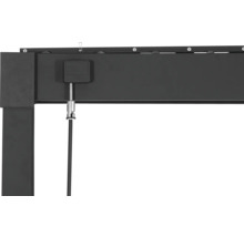 Detailansicht einer Pergola mit Zugmechanismus zur Steuerung des Sonnenschutzes.