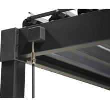 Detailansicht einer Pergola mit Markise und Befestigung