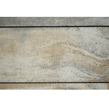 Betonpflasterstein mit strukturierter Oberfläche