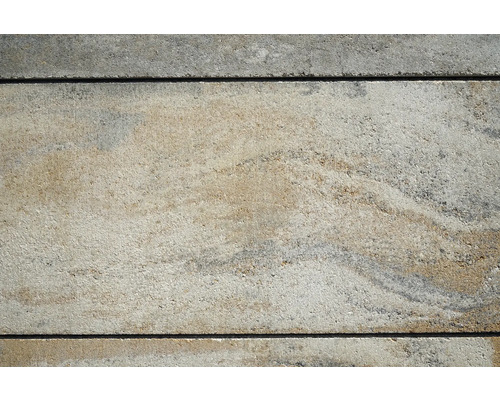 Betonpflasterstein mit strukturierter Oberfläche