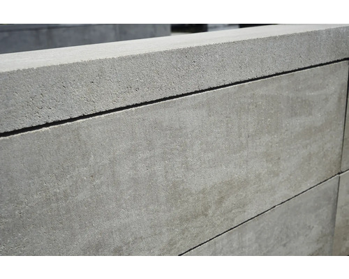 Blocs de béton empilés