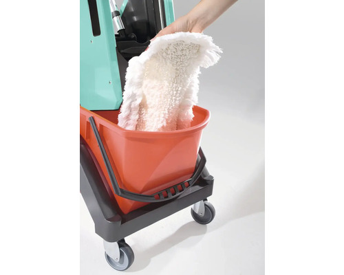 Reinigungswagen mit Eimer und Mopp