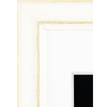 Bildausschnitt eines weißen Holzfotorahmens