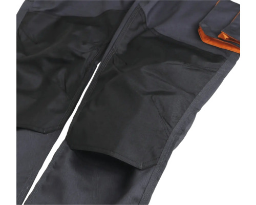 Gros plan sur un pantalon de travail avec poche