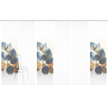 Schiebegardine mit Blattmotiv und Stuhl