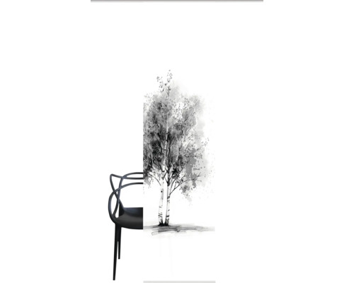 Raum mit Motivdruck und schwarzem Stuhl