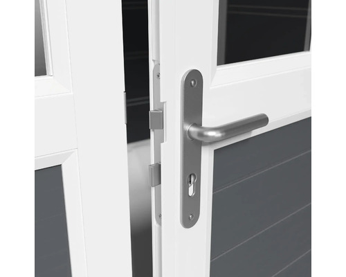 Vue détaillée d'une porte avec poignée et serrure