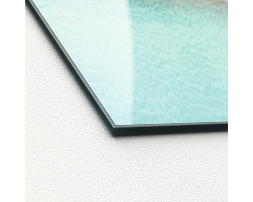 Vue détaillée d''une plaque en verre acrylique avec un motif abstrait