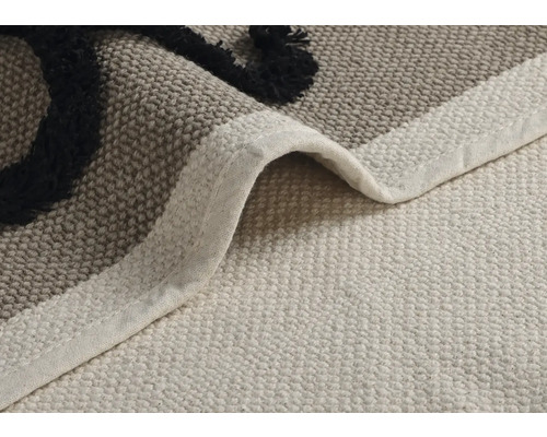 Teppich mit Bordüre und Muster