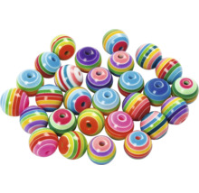 Mehrfarbige Perlen für Bastelarbeiten