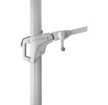 Vue détaillée d'un parasol avec mécanisme à manivelle