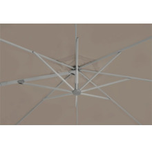 Vue intérieure d'un parasol avec armature métallique